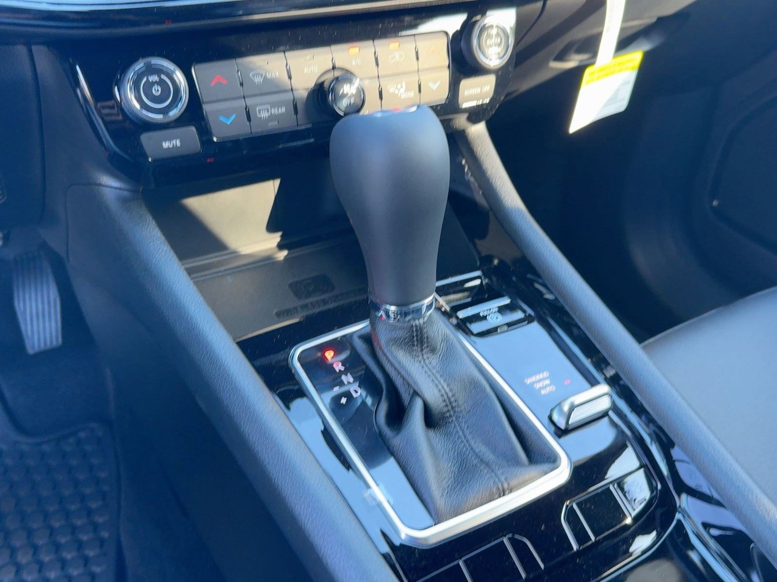 New 2026 Jeep Compass Latitude image 15