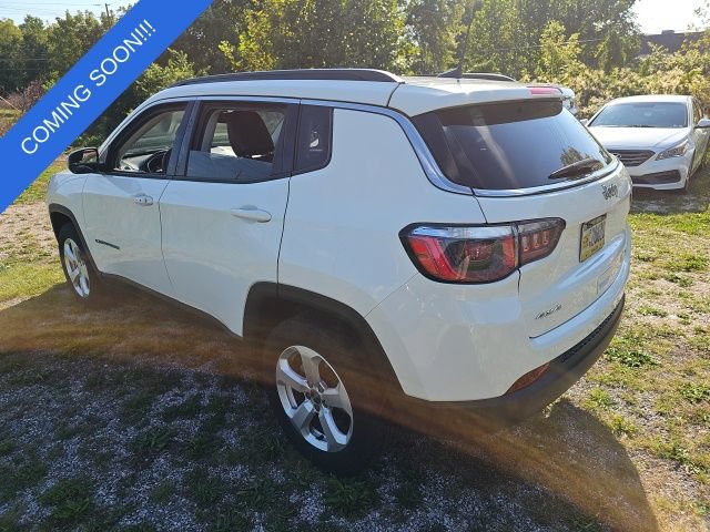 Used 2017 Jeep Compass Latitude w/ Popular Equipment Group AWD/4WD image 6
