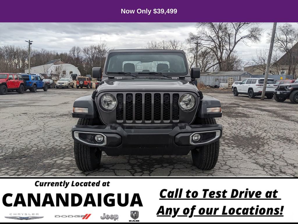 Used 2023 Jeep Gladiator Sport image 7