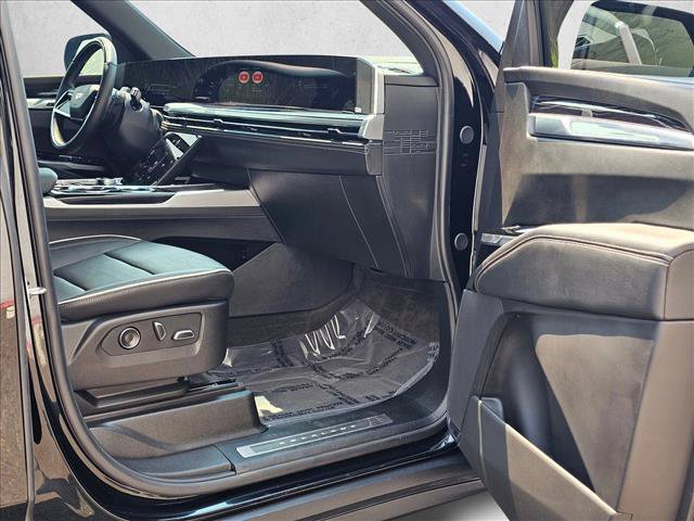 Used 2025 Cadillac Escalade Sport w/ Touring Package AWD/4WD image 14
