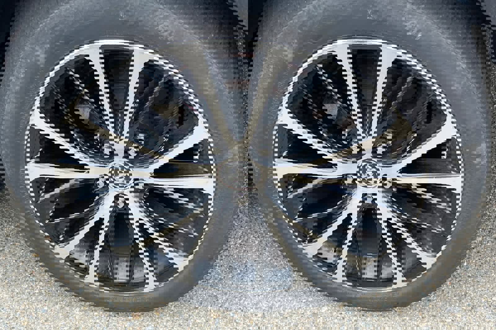 Certified 2018 Toyota Camry SE w/ Moonroof Package image 22