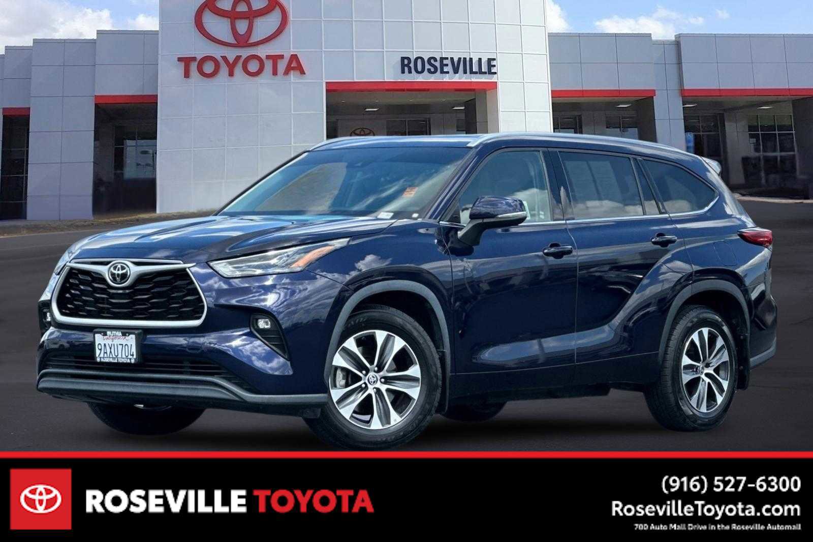 Used 2022 Toyota Highlander XLE AWD/4WD image 1