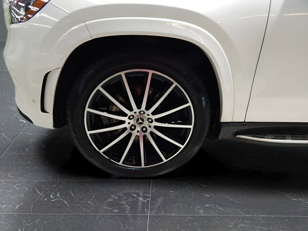 Used 2022 Mercedes-Benz GLS 450 4MATIC image 9