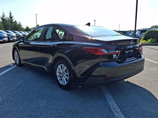 Used 2025 Toyota Camry LE FWD image 4