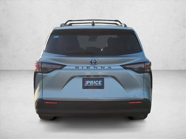 Used 2024 Toyota Sienna XLE w/ XLE Plus Package FWD image 7
