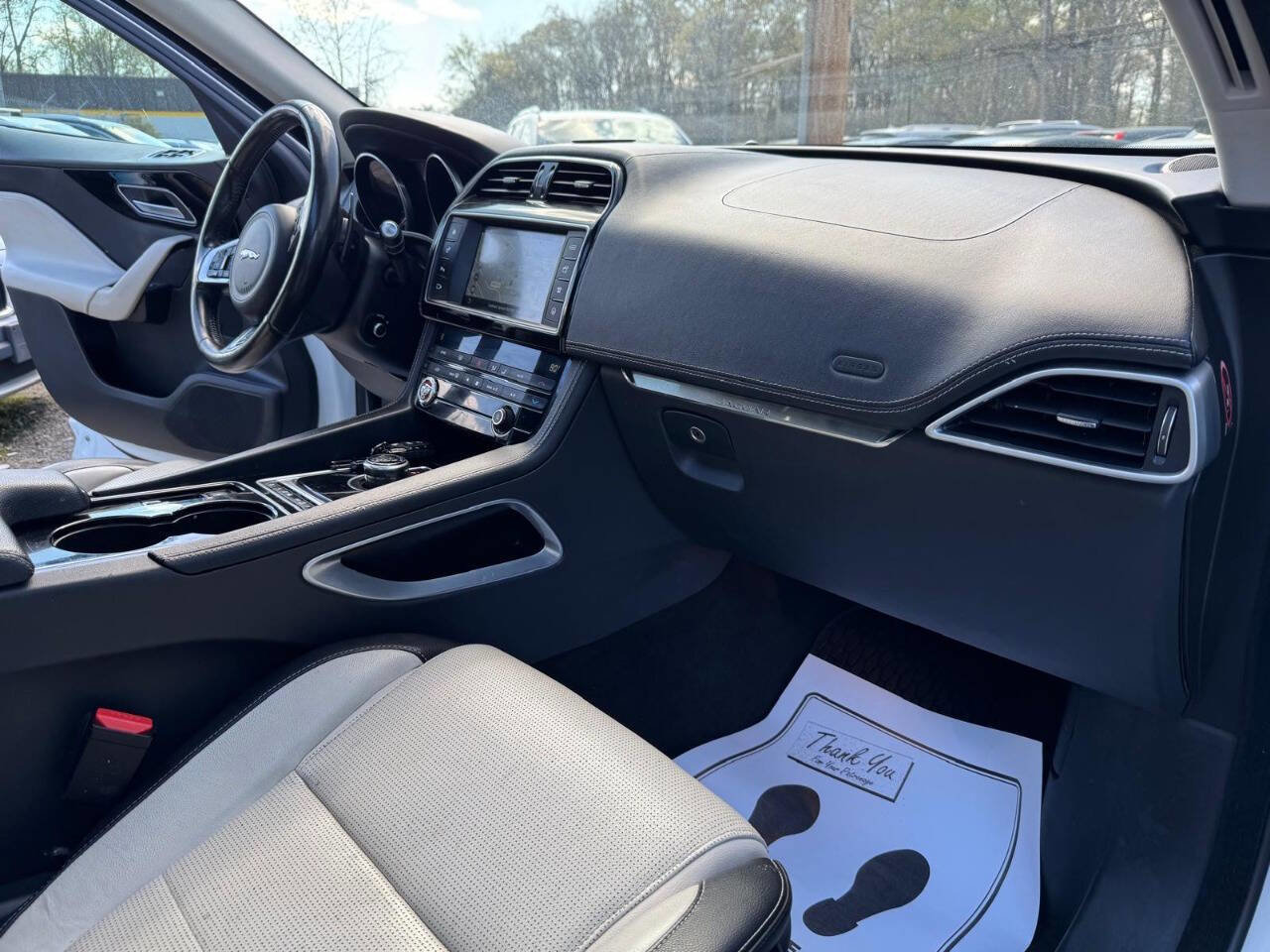 Used 2017 Jaguar F-PACE R-Sport image 46