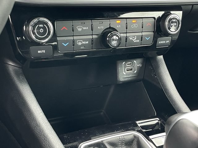 Used 2025 Jeep Compass Limited AWD/4WD image 20