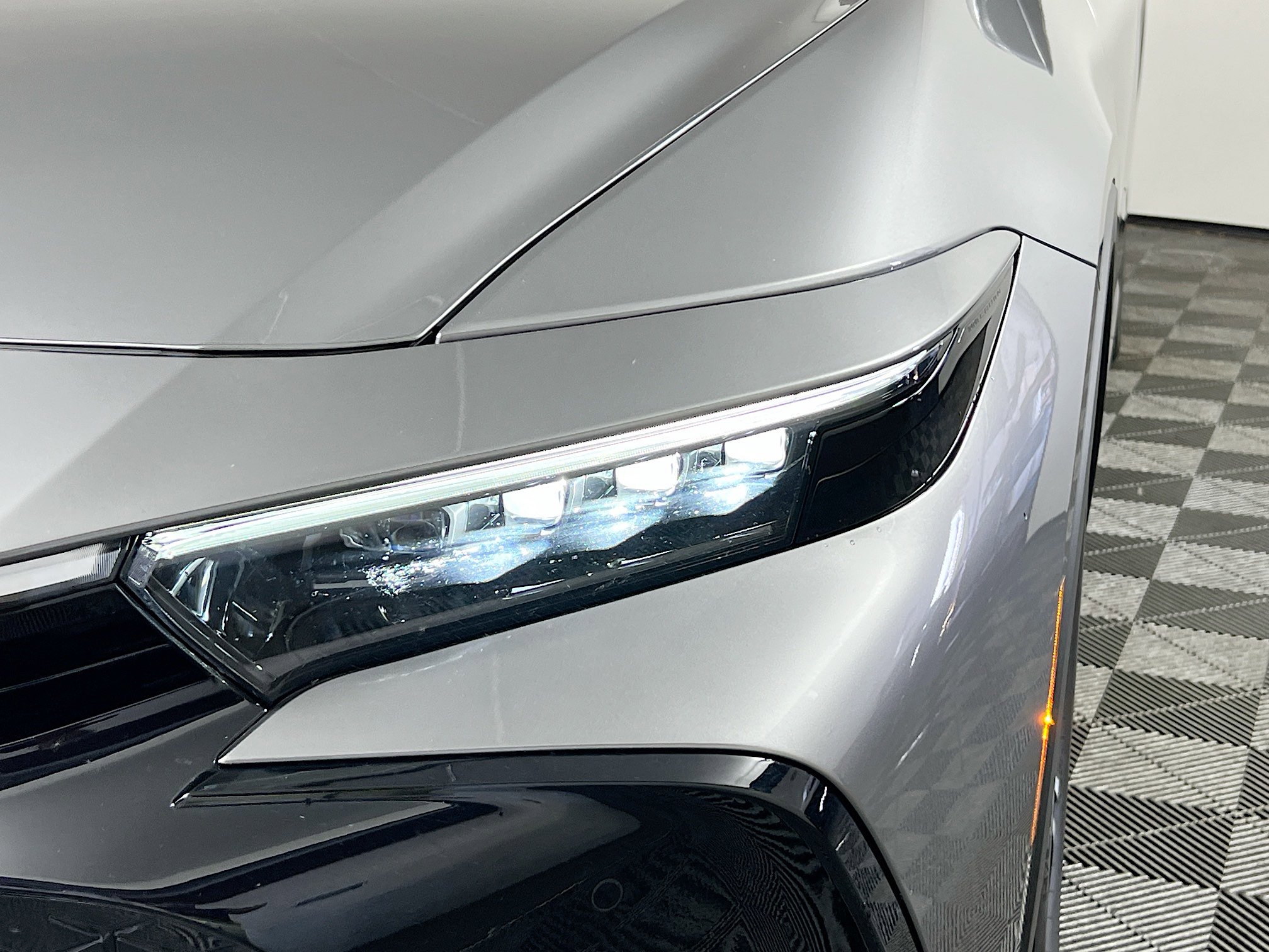 Used 2023 Toyota Crown Limited image 11