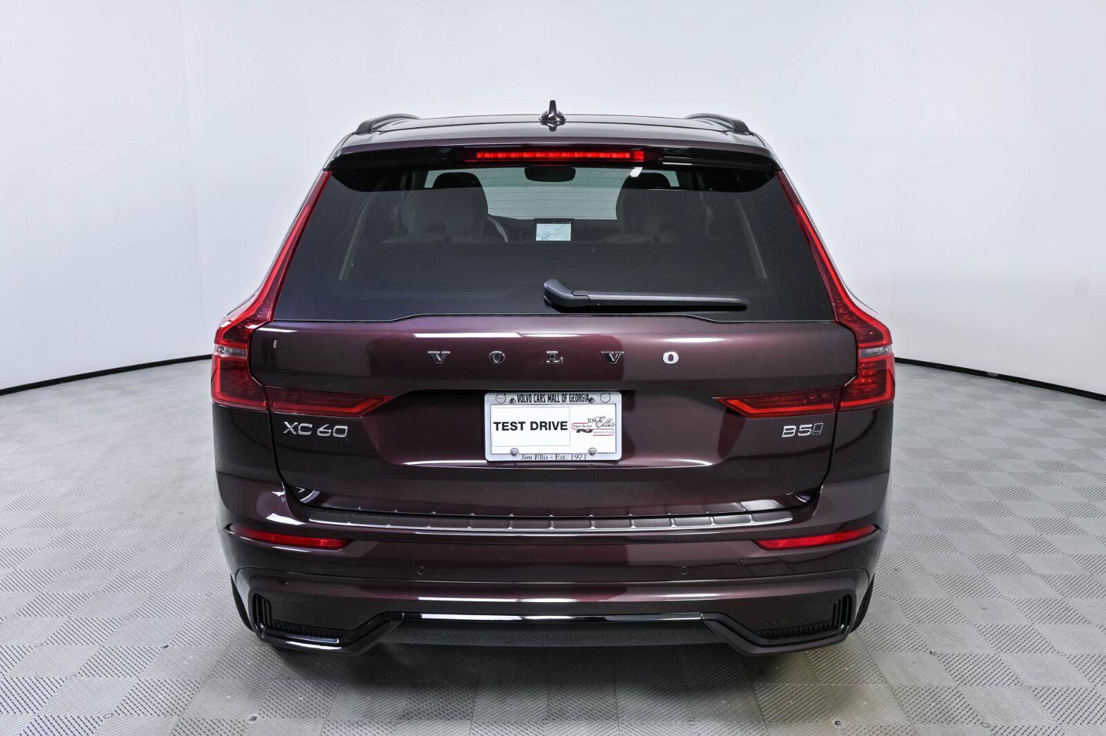 New 2027 Volvo XC60 B5 Ultra AWD/4WD image 28