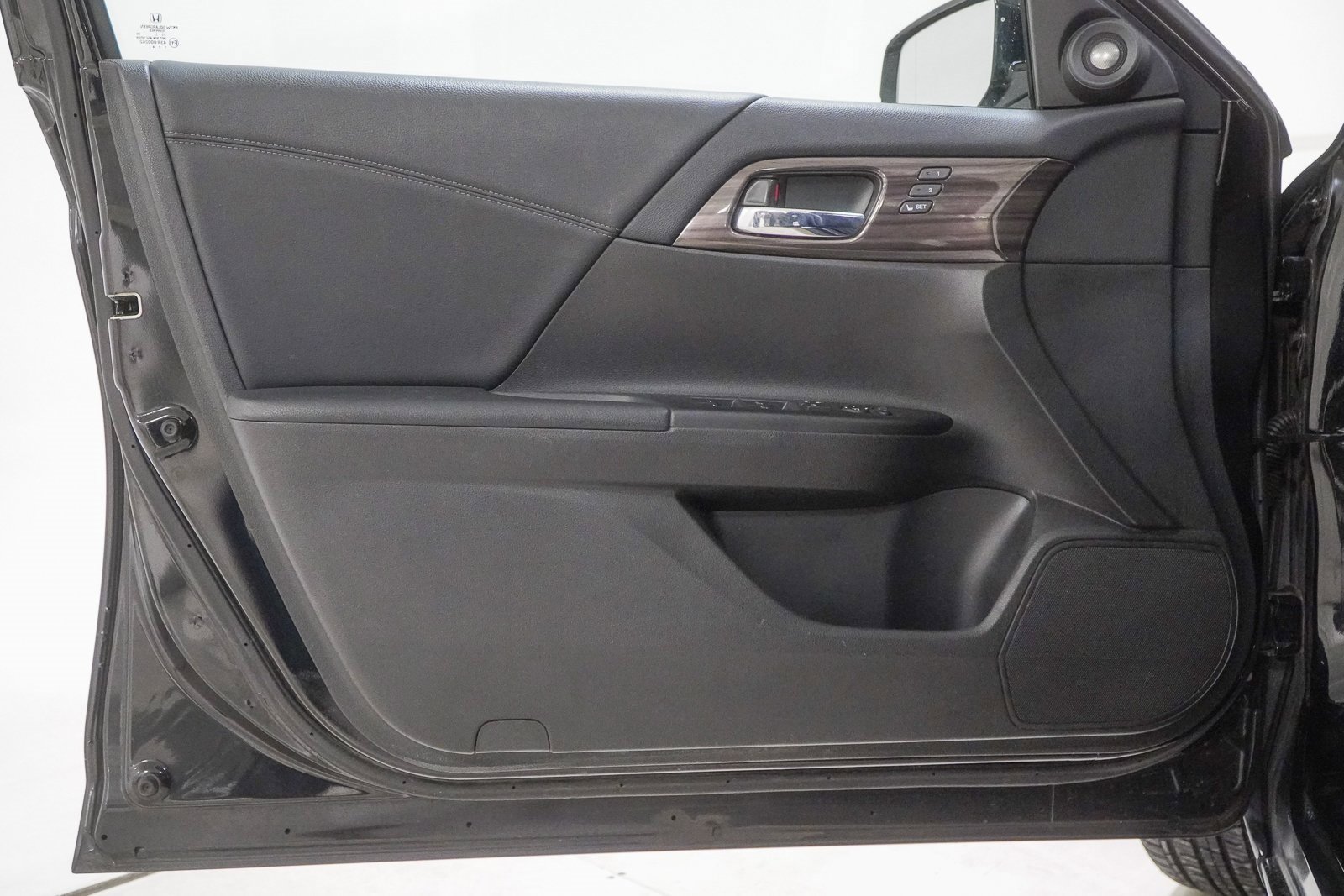 Used 2016 Honda Accord EX-L image 17