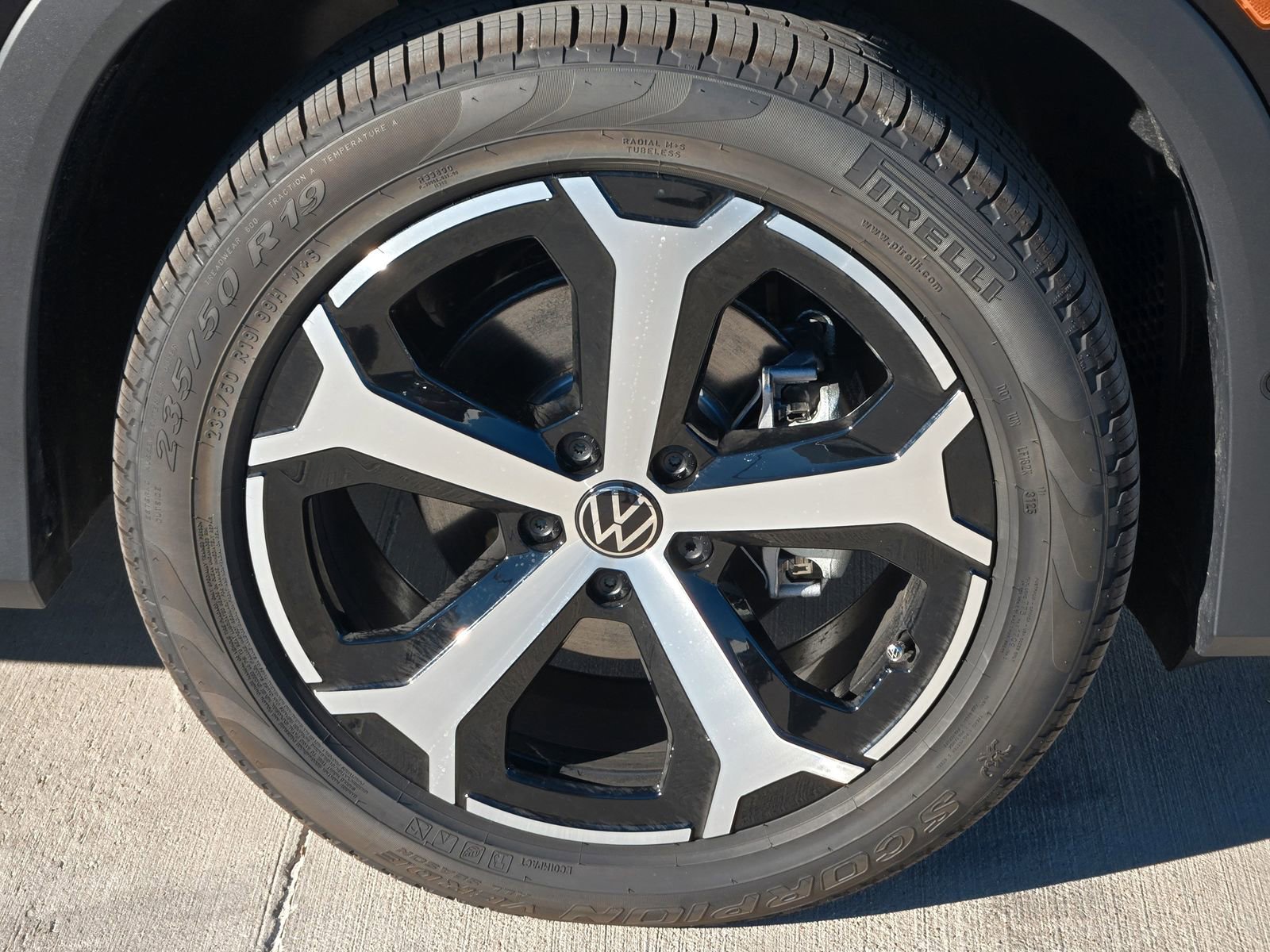 New 2026 Volkswagen Tiguan SE image 7