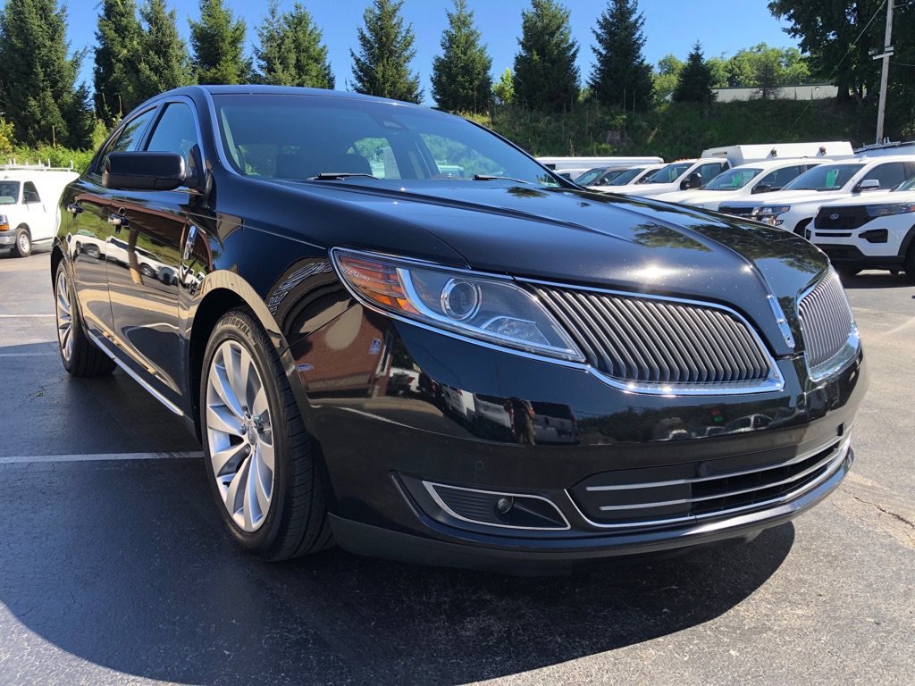 Used 2016 Lincoln MKS AWD image 7
