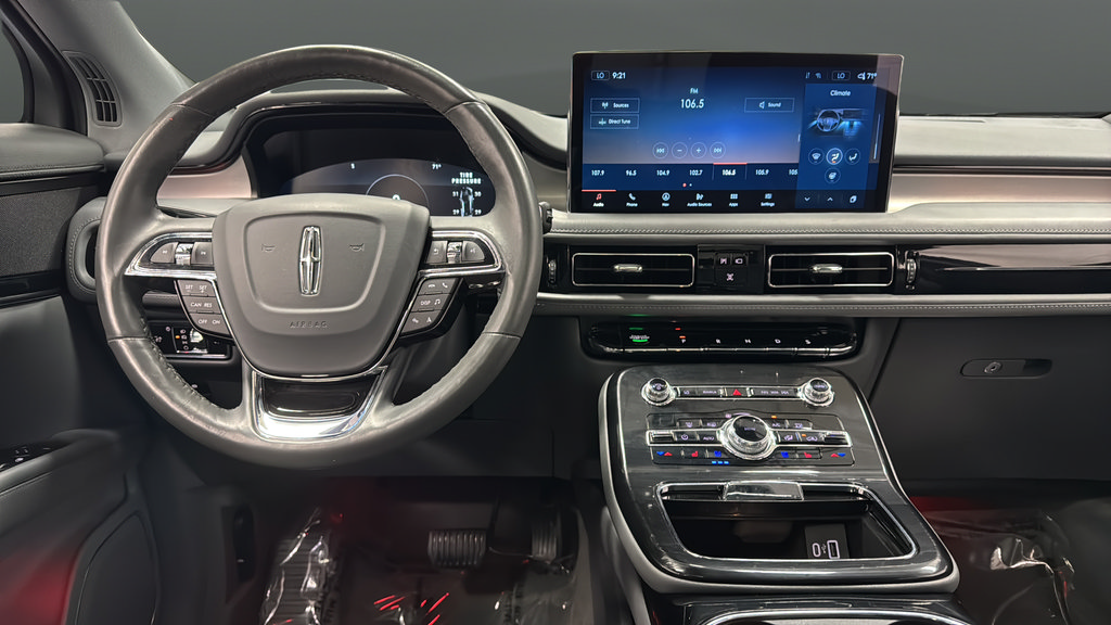 Used 2023 Lincoln Nautilus Reserve AWD/4WD image 11