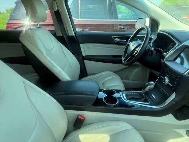 Used 2017 Ford Edge Titanium w/ Equipment Group 301A image 5