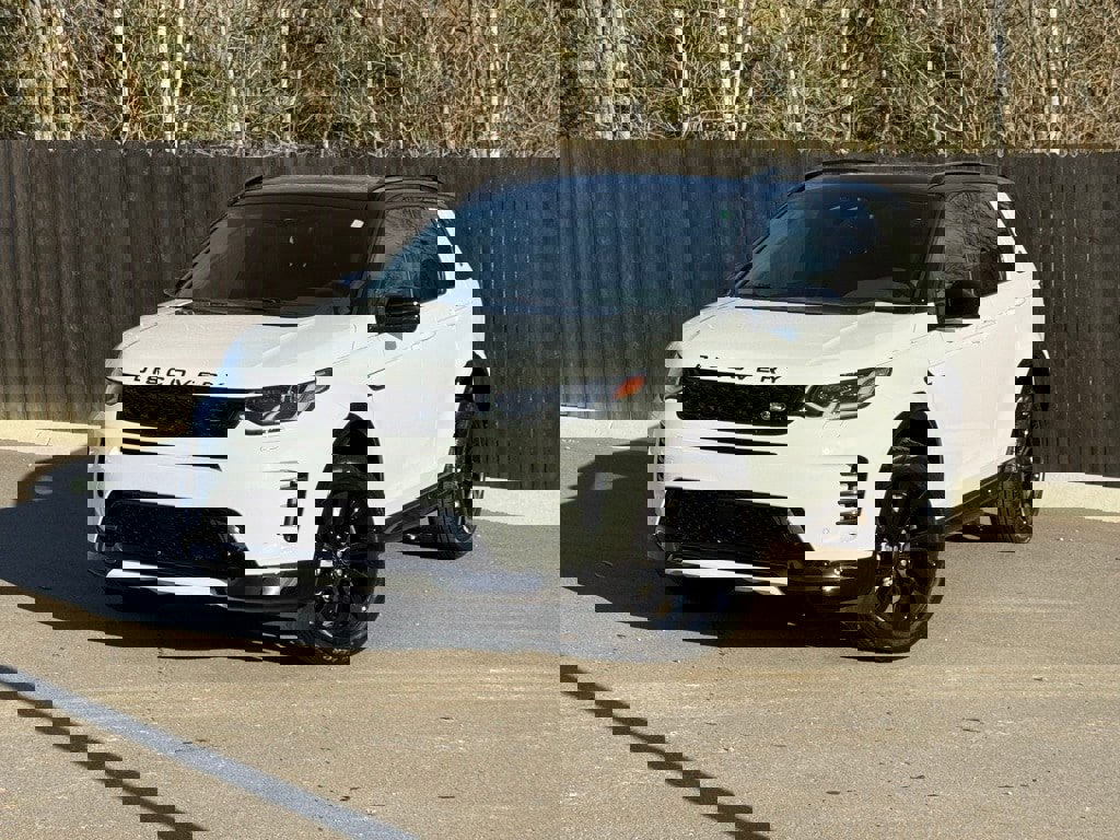 Used 2025 Land Rover Discovery Sport Dynamic SE image 1