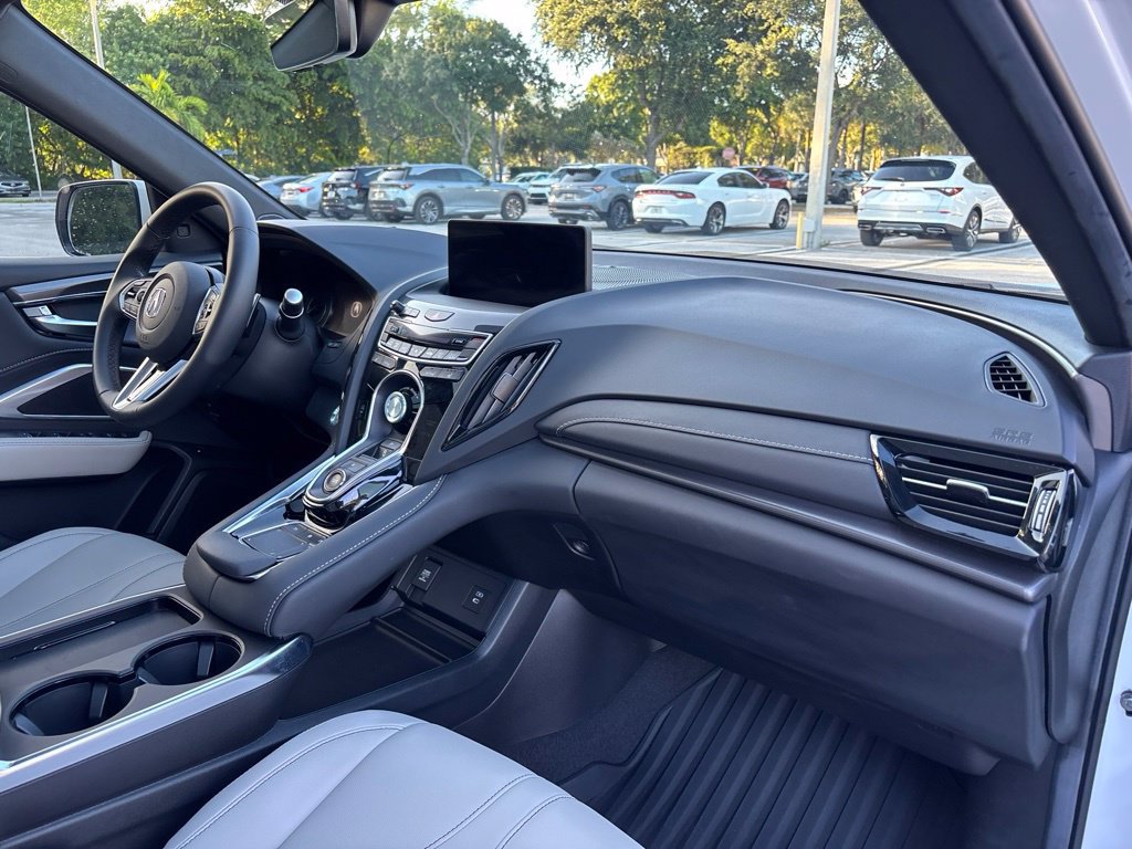 Used 2025 Acura RDX SH-AWD image 13