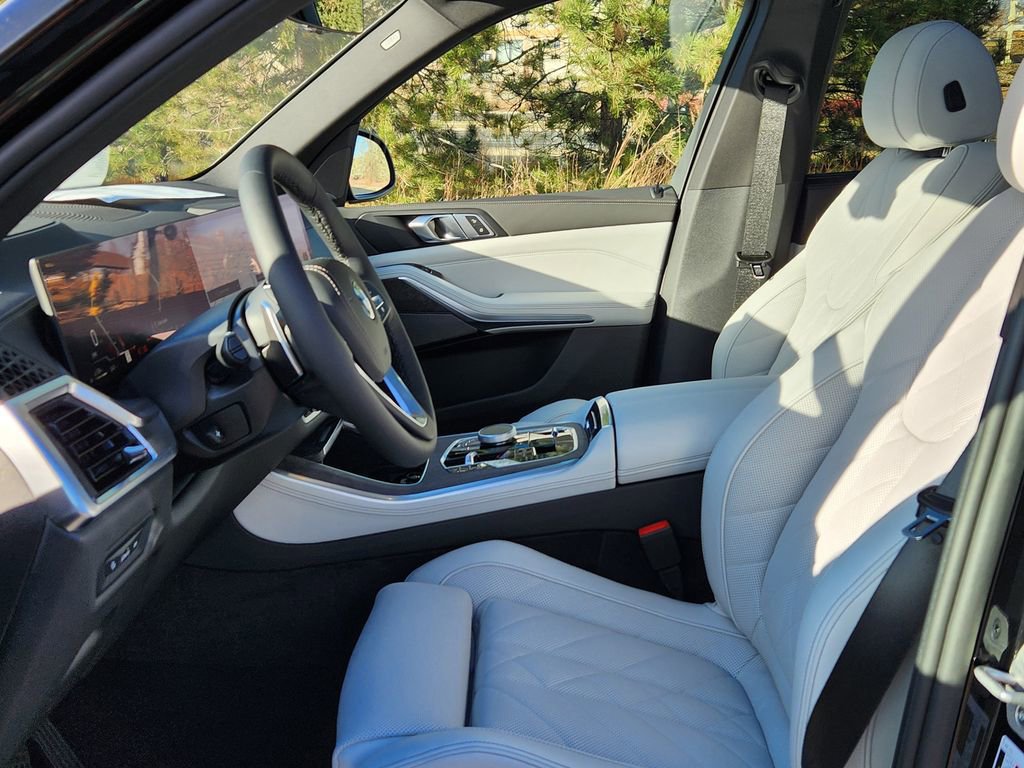 New 2026 BMW X5 xDrive50e image 10