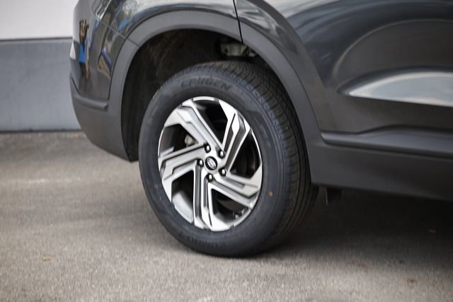 Used 2023 Hyundai Santa Fe SEL w/ Cargo Package image 6