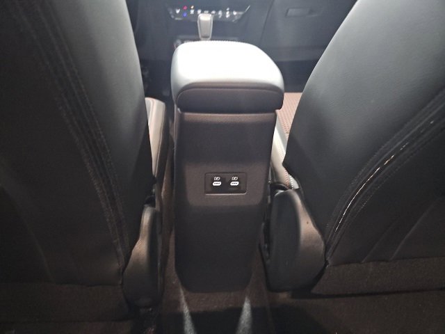 Used 2025 Nissan Kicks SR w/ SR Premium Package image 32