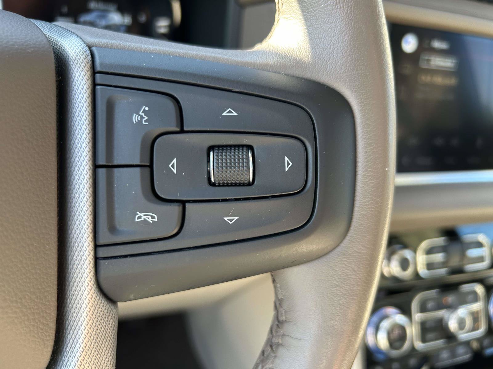 Used 2022 GMC Yukon Denali AWD/4WD image 25
