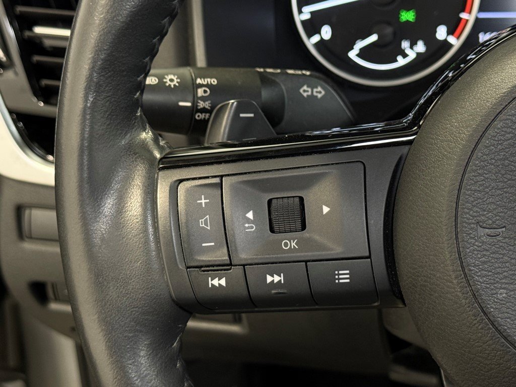 Used 2023 Nissan Rogue SL w/ SL Premium Package image 33