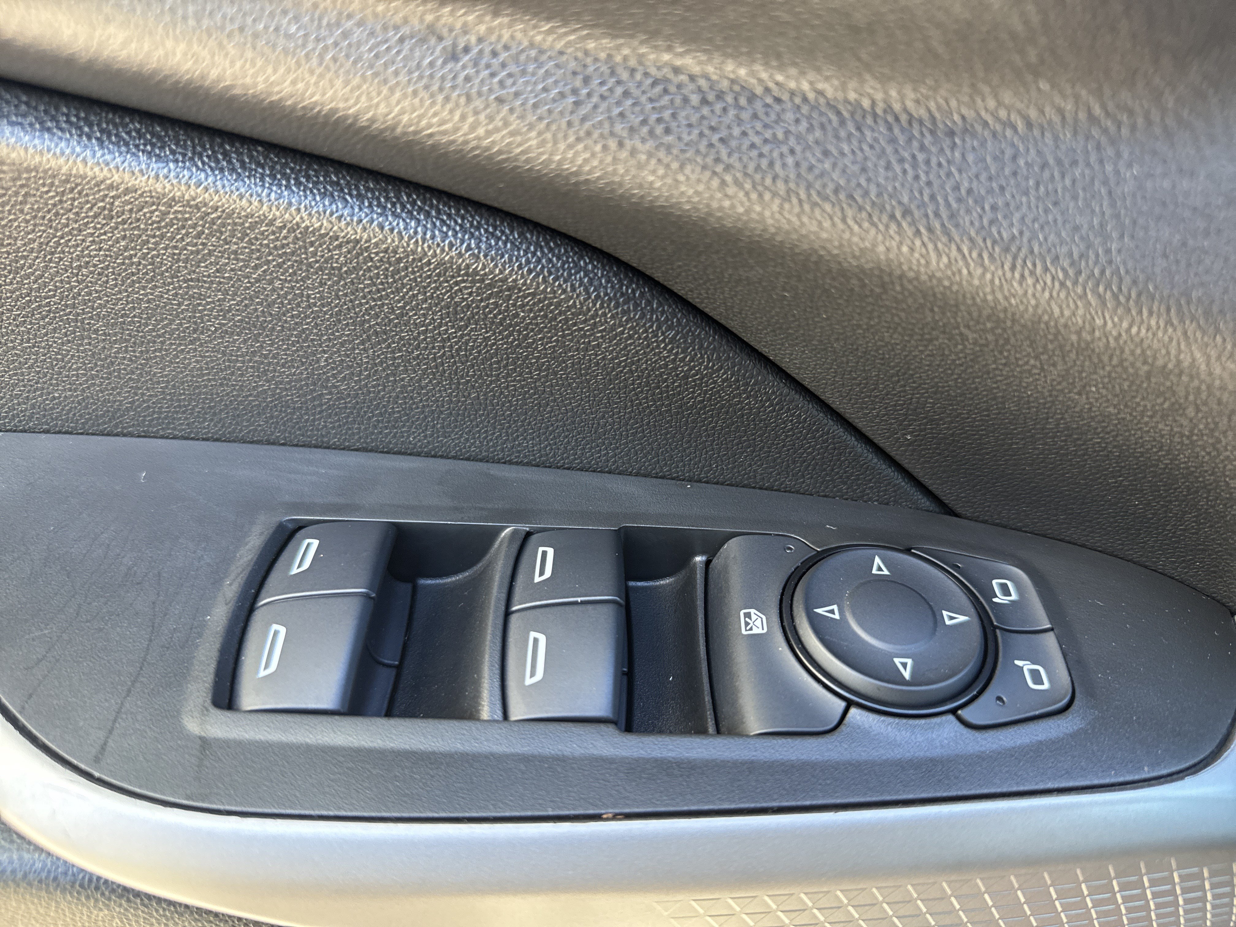 Used 2024 Chevrolet Trax RS w/ Driver Confidence Package FWD image 15