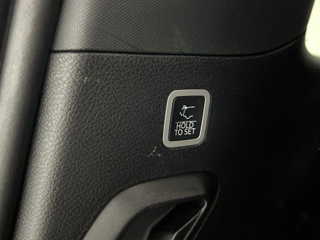 Used 2023 Jeep Wagoneer Series II w/ Premium Group I image 16