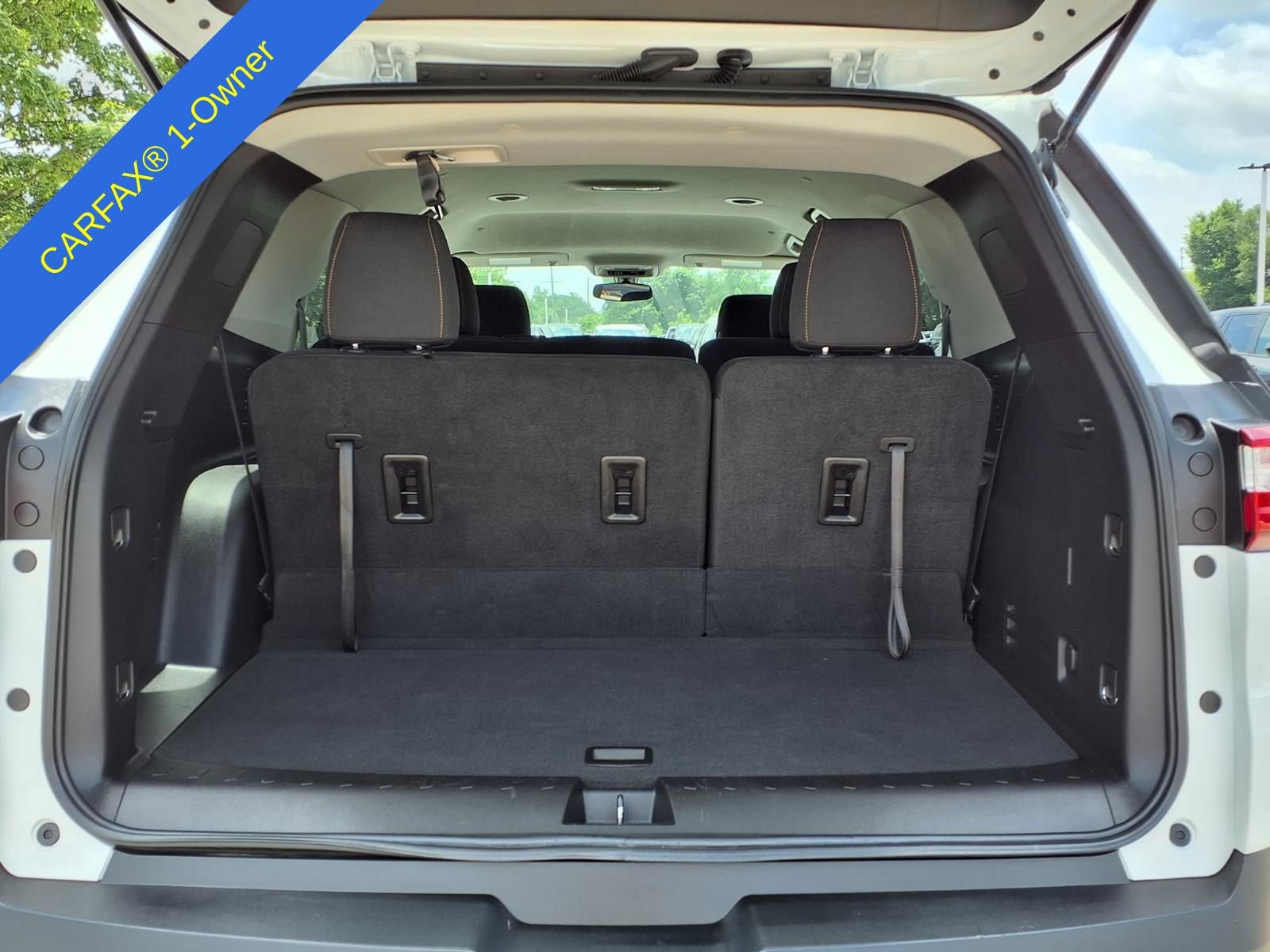 Used 2021 Chevrolet Traverse LS FWD image 12