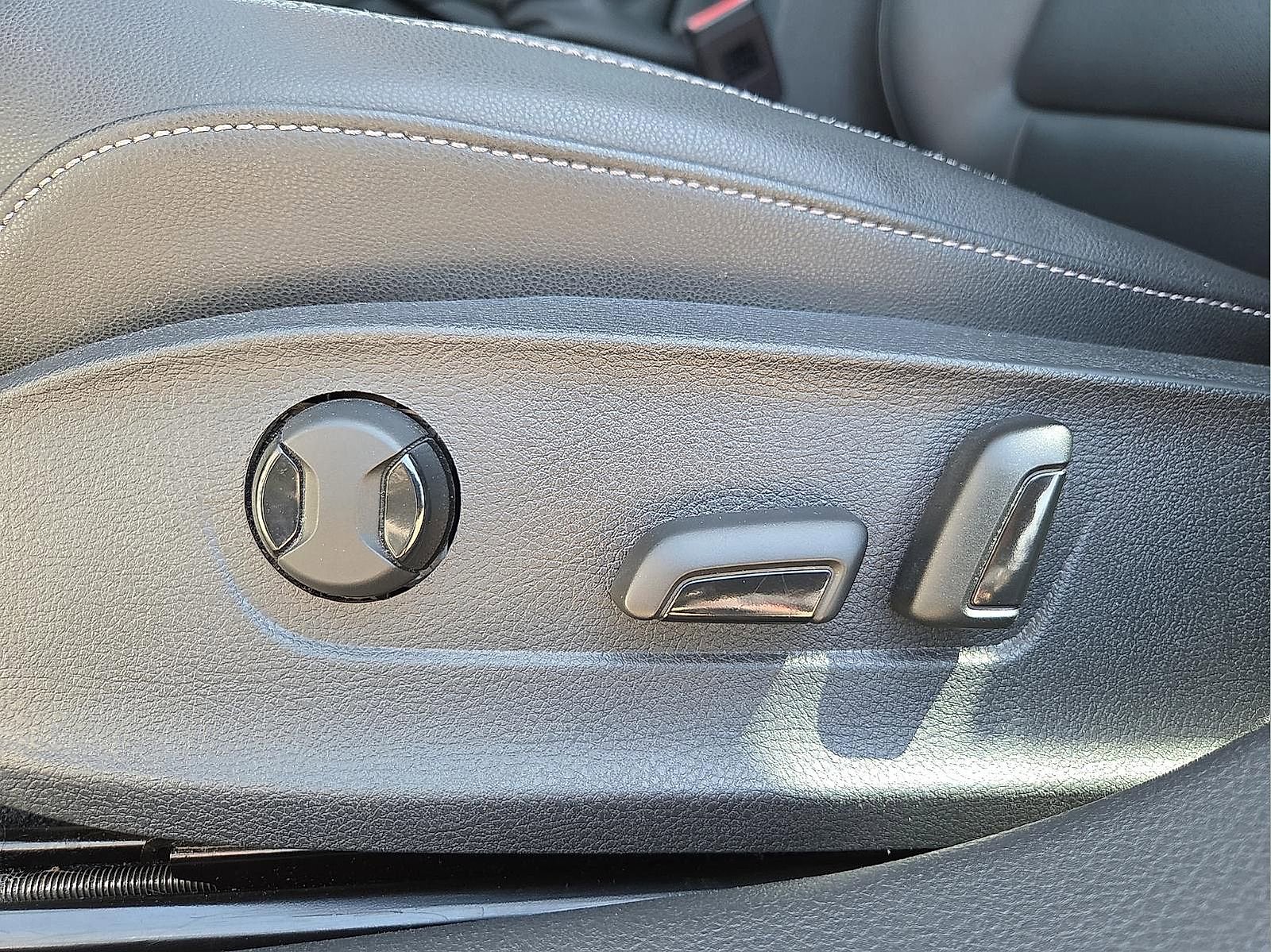 Used 2020 Volkswagen Passat 2.0T SE image 14