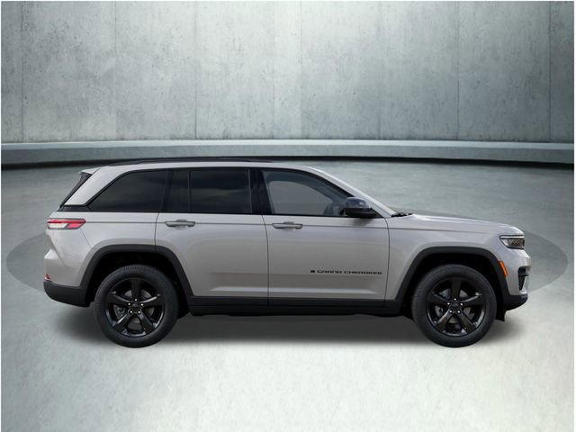 New 2025 Jeep Grand Cherokee Altitude image 24