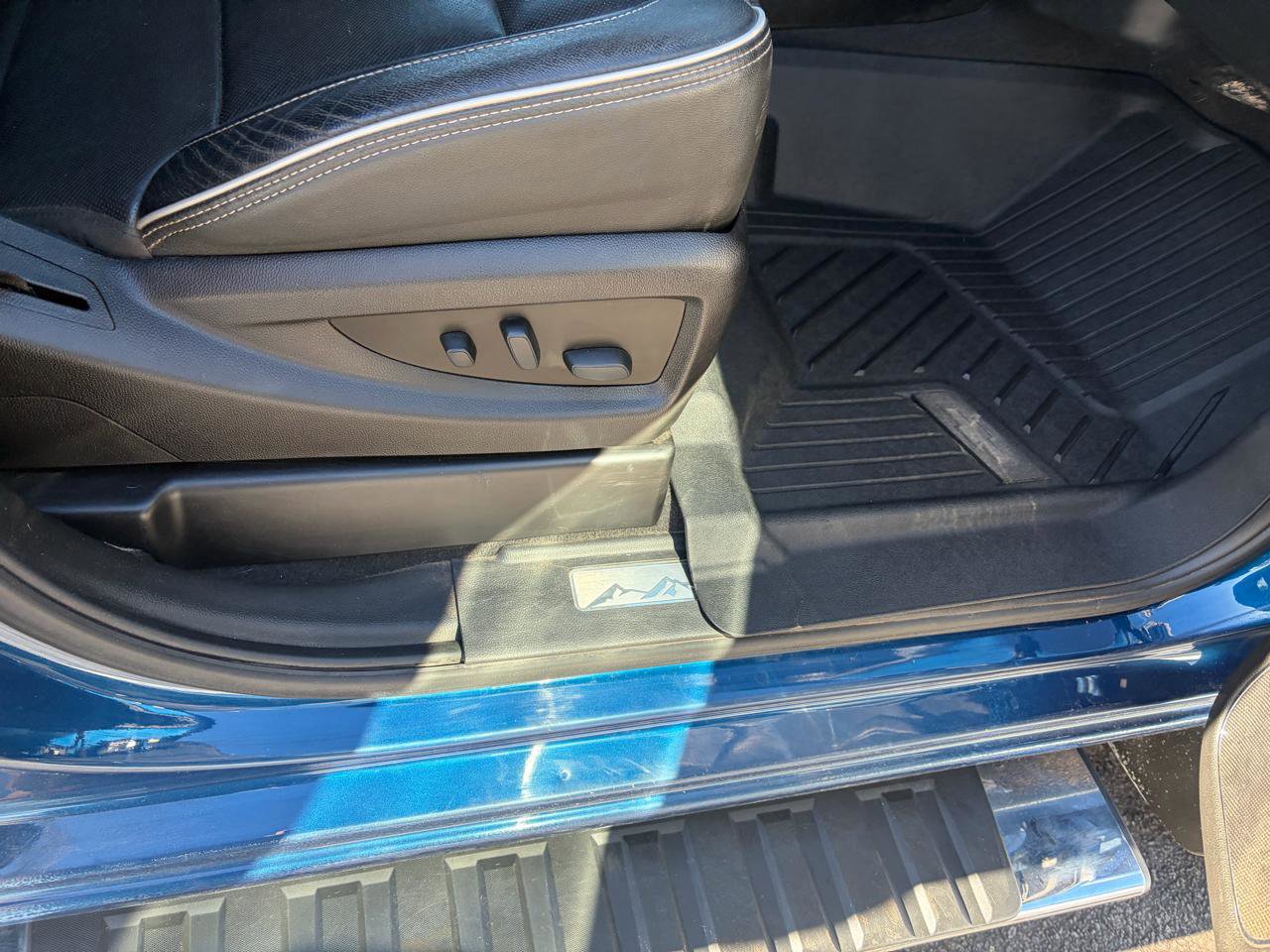 Used 2019 Chevrolet Silverado 2500 High Country w/ Duramax Plus Package AWD/4WD image 48