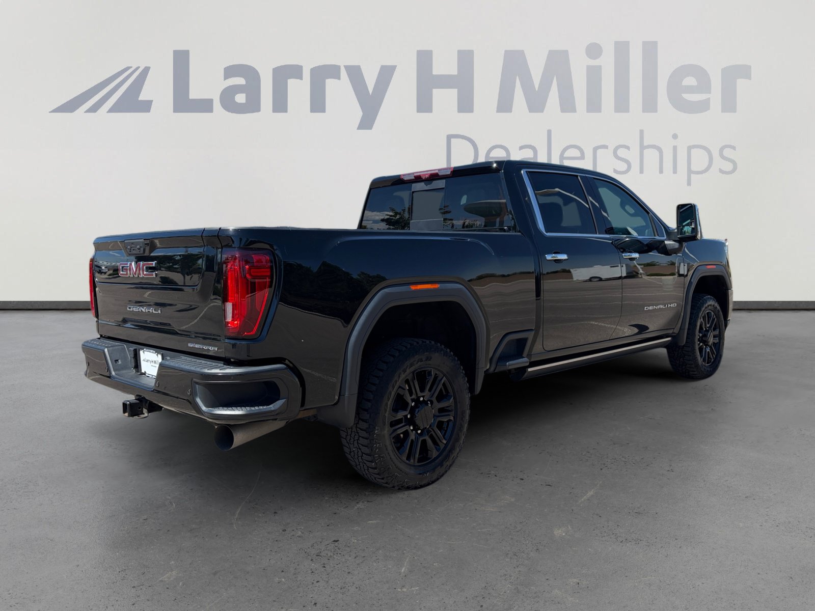 Used 2021 GMC Sierra 2500 Denali w/ Denali Black Diamond Edition AWD/4WD image 6
