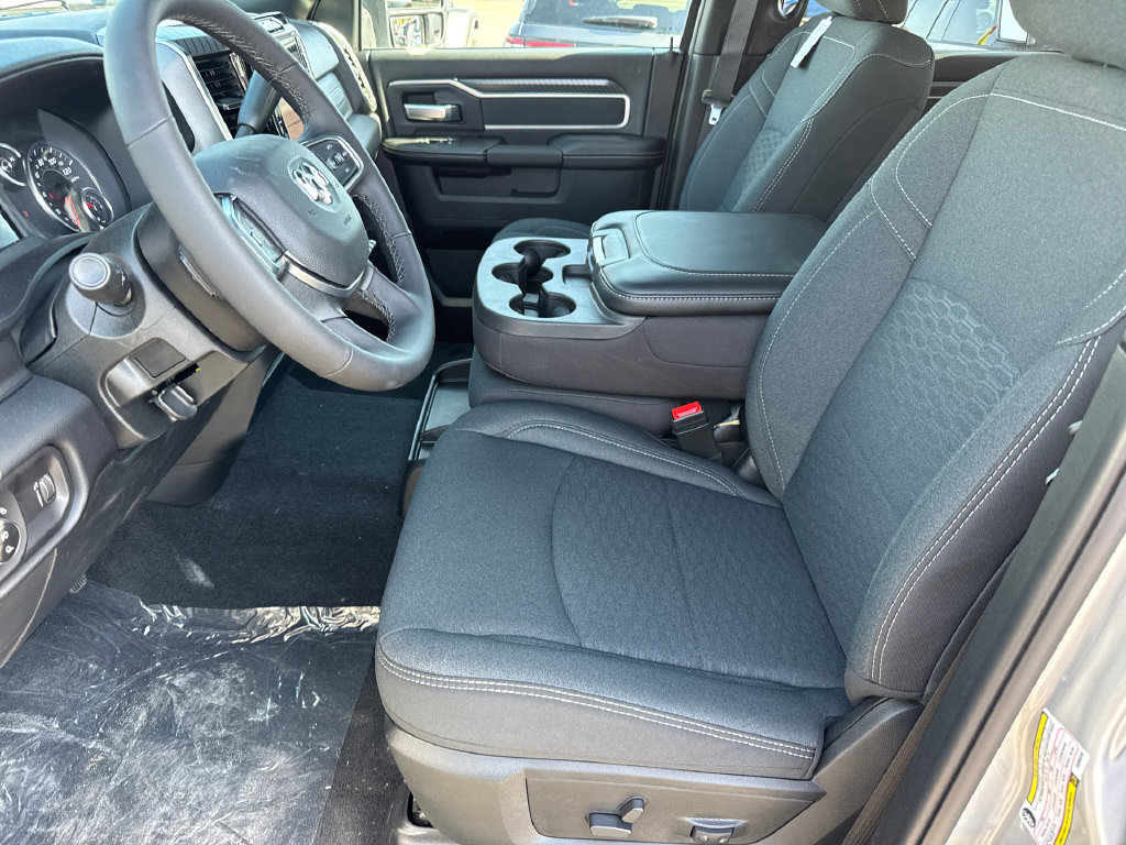 New 2026 RAM 3500 Big Horn AWD/4WD image 25