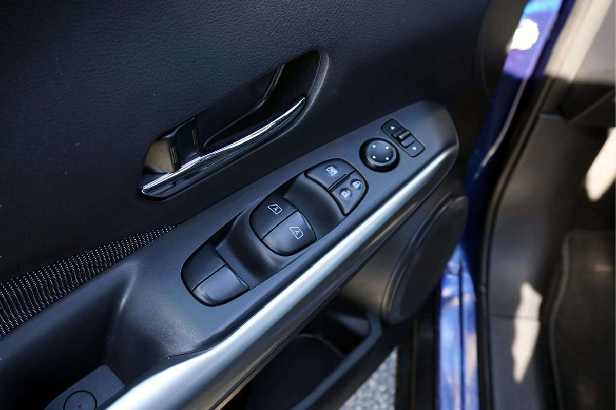 Used 2020 Nissan Kicks SV FWD image 15