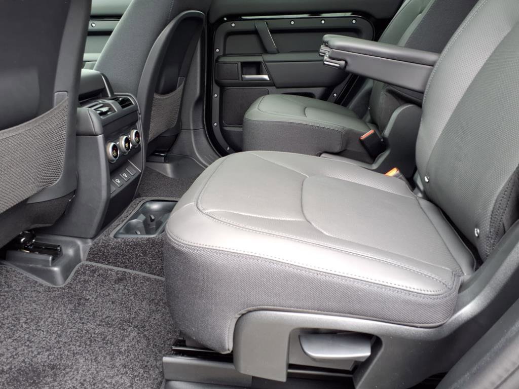 New 2025 Land Rover Defender 130 V8 image 5
