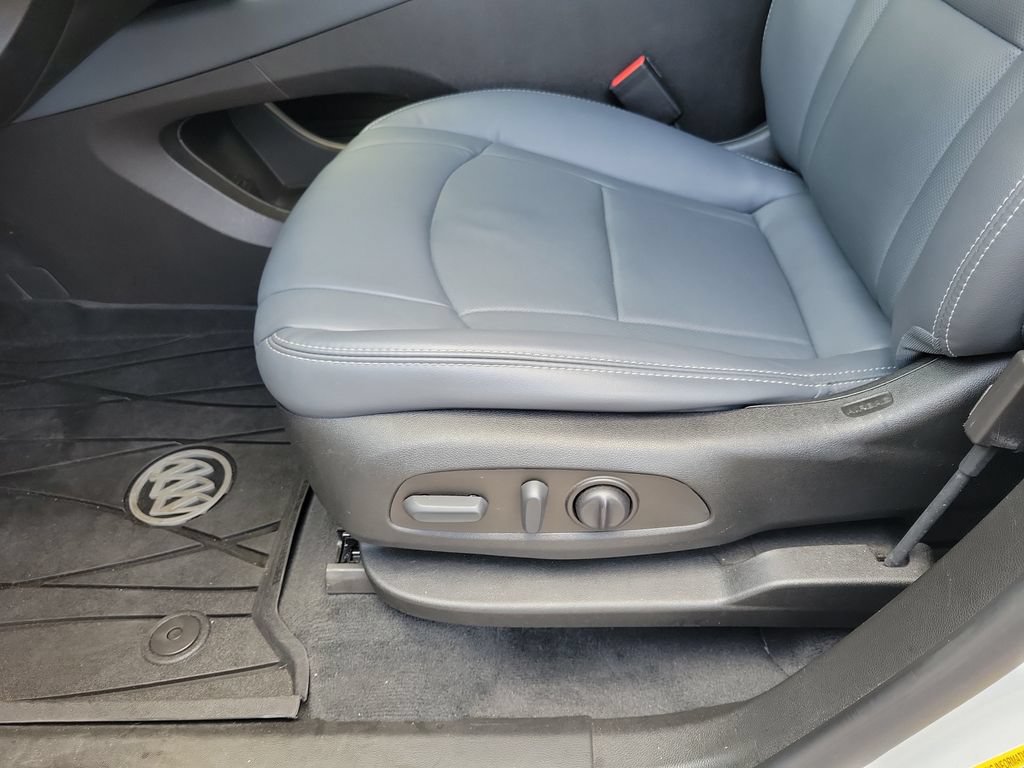 Used 2022 Buick Enclave Essence w/ Experience Buick Package FWD image 33