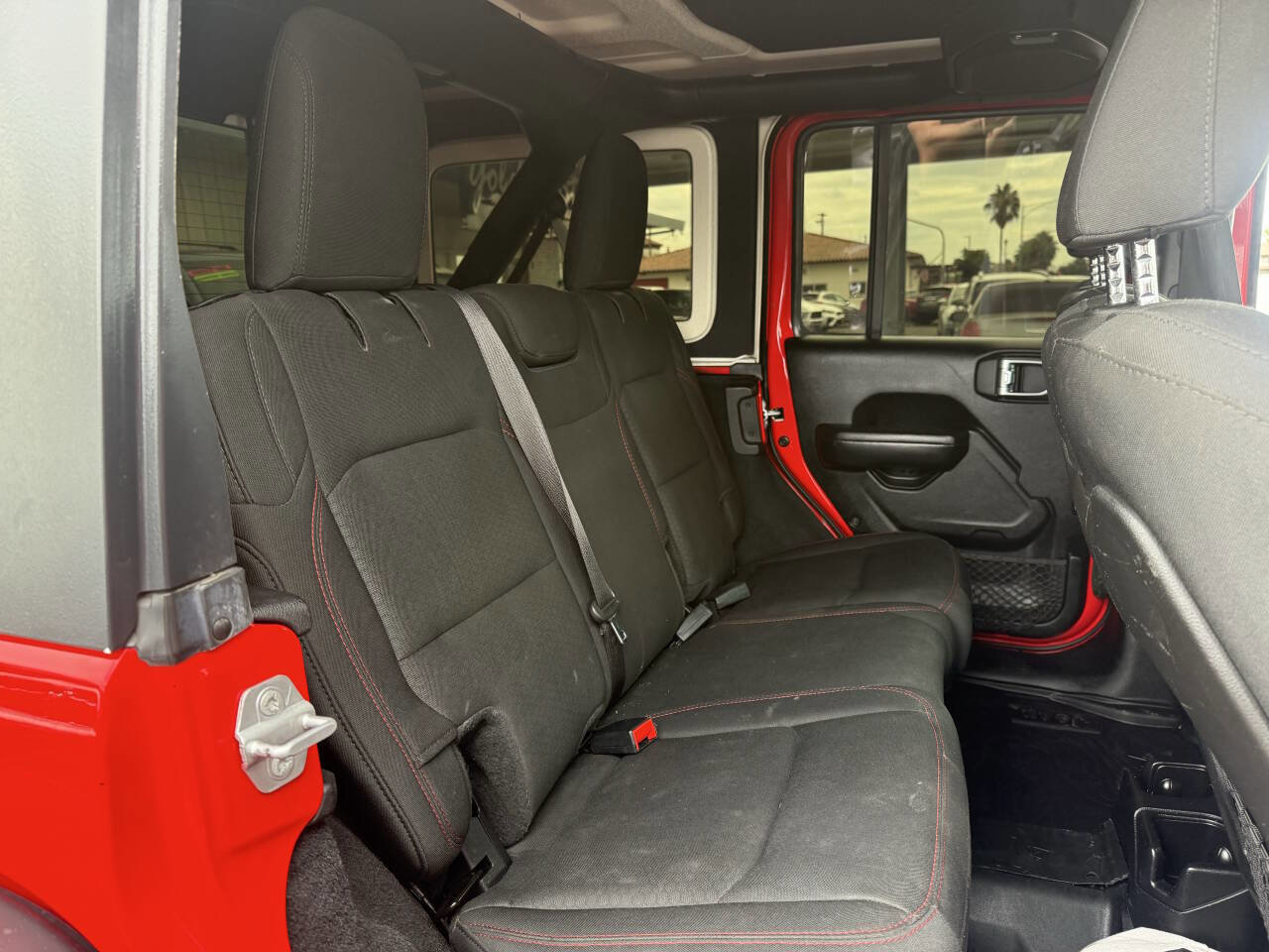 Used 2019 Jeep Wrangler Unlimited Rubicon w/ LED Lighting Group image 18