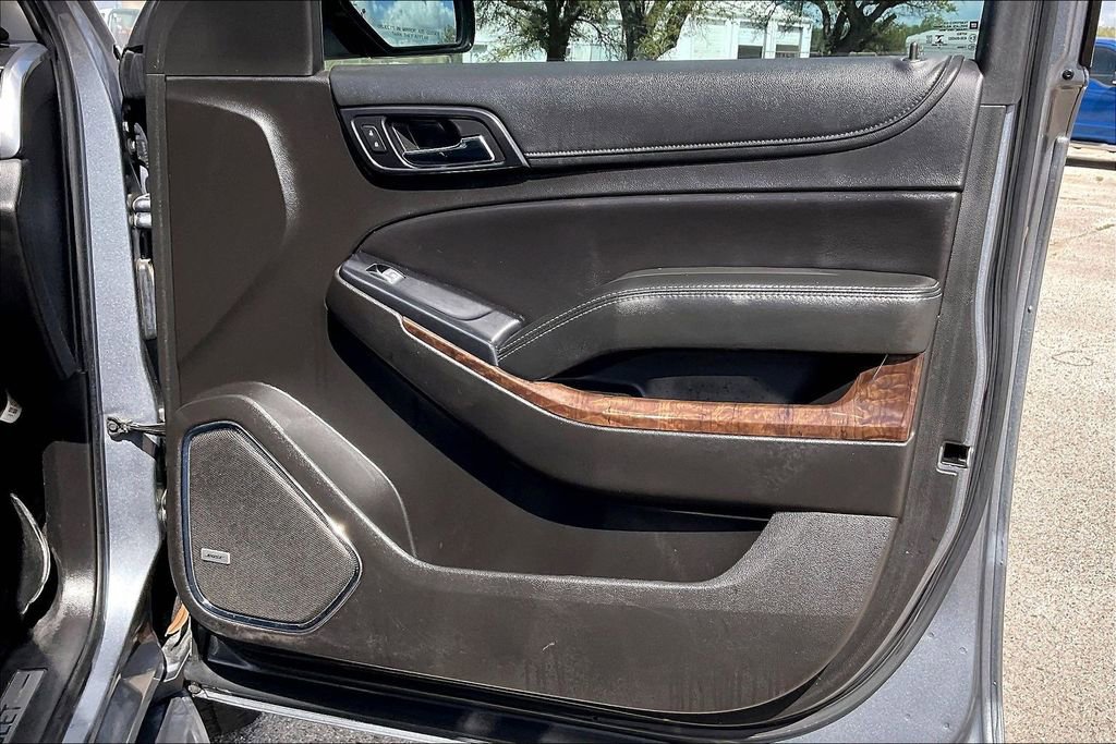 Used 2018 Chevrolet Suburban LT RWD image 29