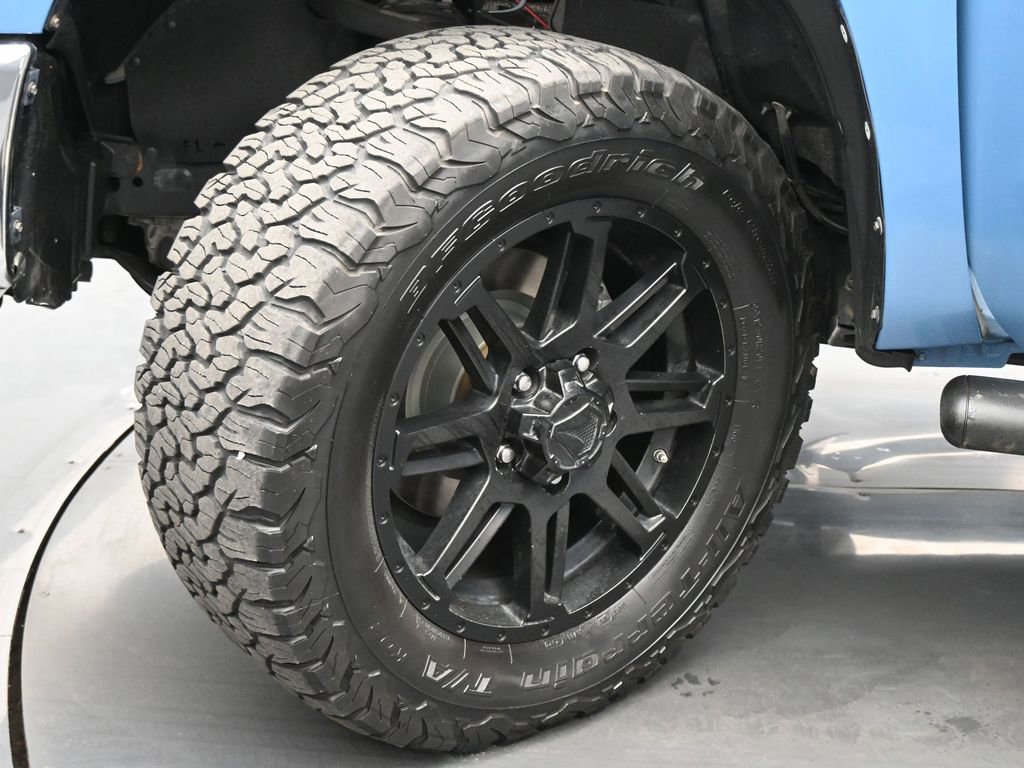 Used 2019 Toyota Tundra SR5 w/ SR5 Upgrade Package image 18