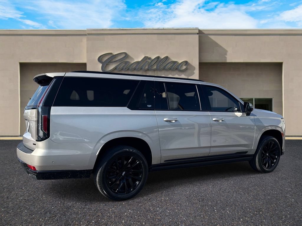 Used 2024 Cadillac Escalade ESV Sport w/ LPO, ONYX Package AWD/4WD image 3