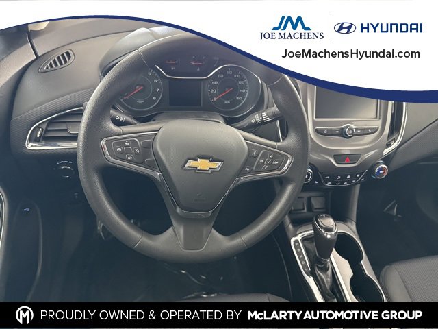 Used 2018 Chevrolet Cruze LT w/ Convenience Package image 26