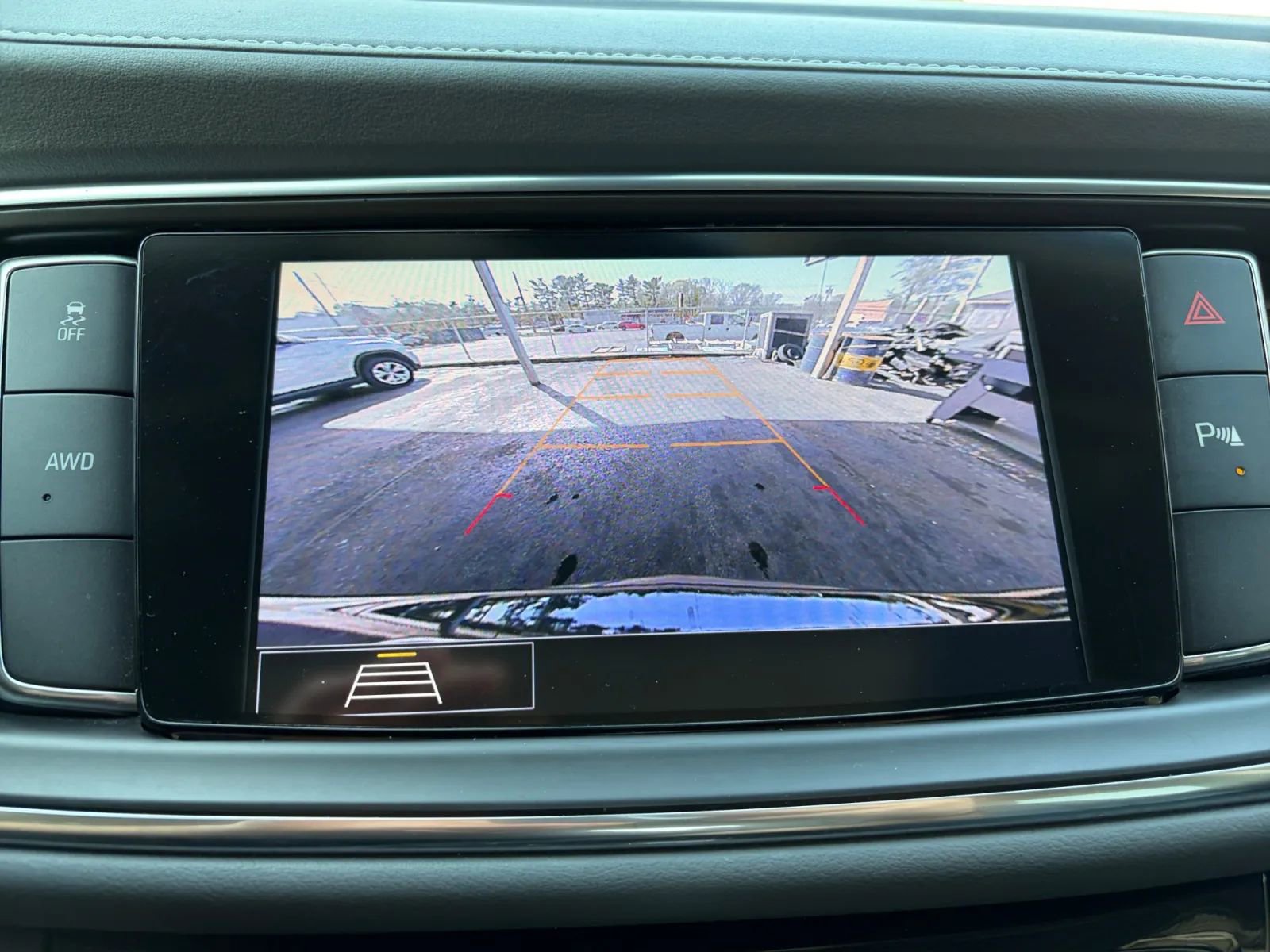 Used 2021 Buick Enclave Essence w/ Sound and Sites Package AWD/4WD image 36