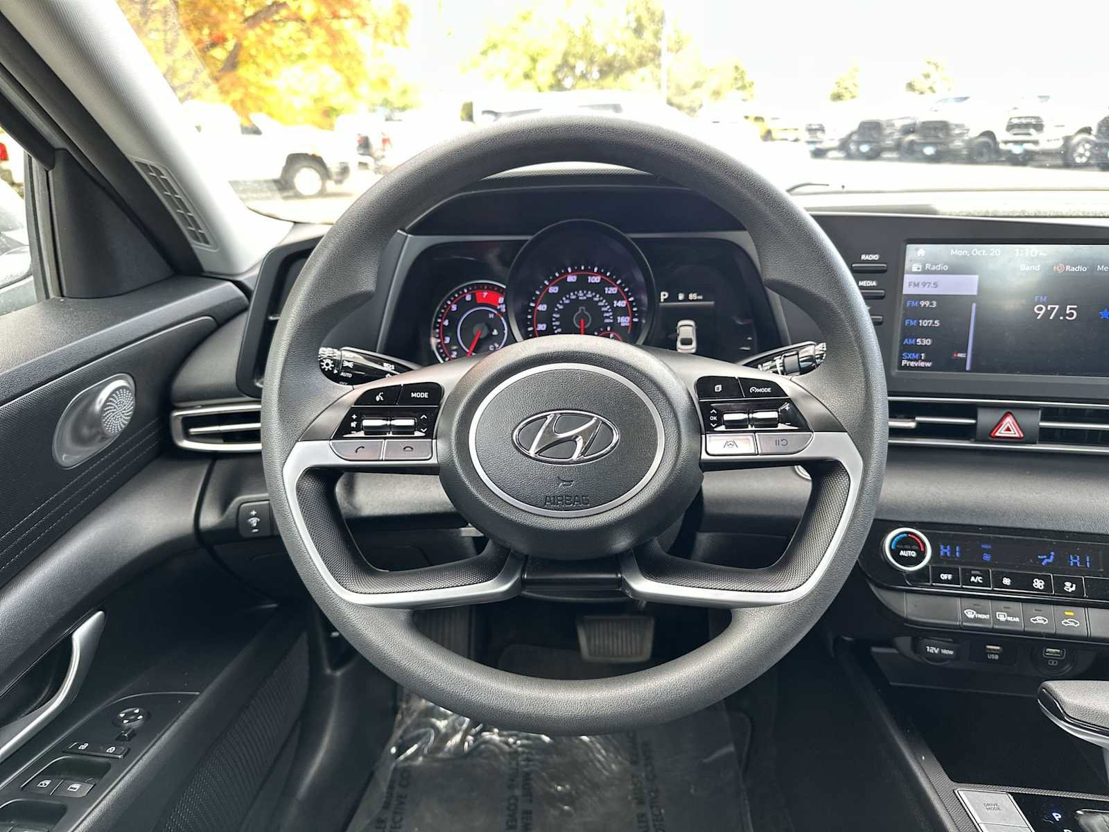 Used 2023 Hyundai Elantra SEL image 11