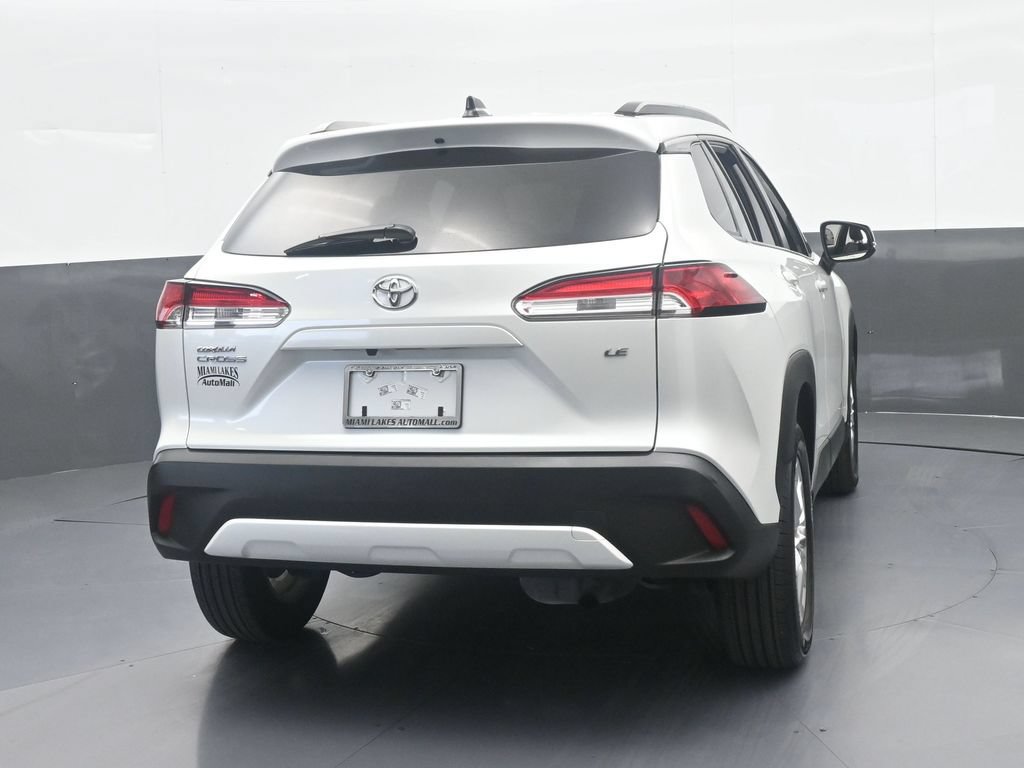 Used 2025 Toyota Corolla Cross LE FWD image 5