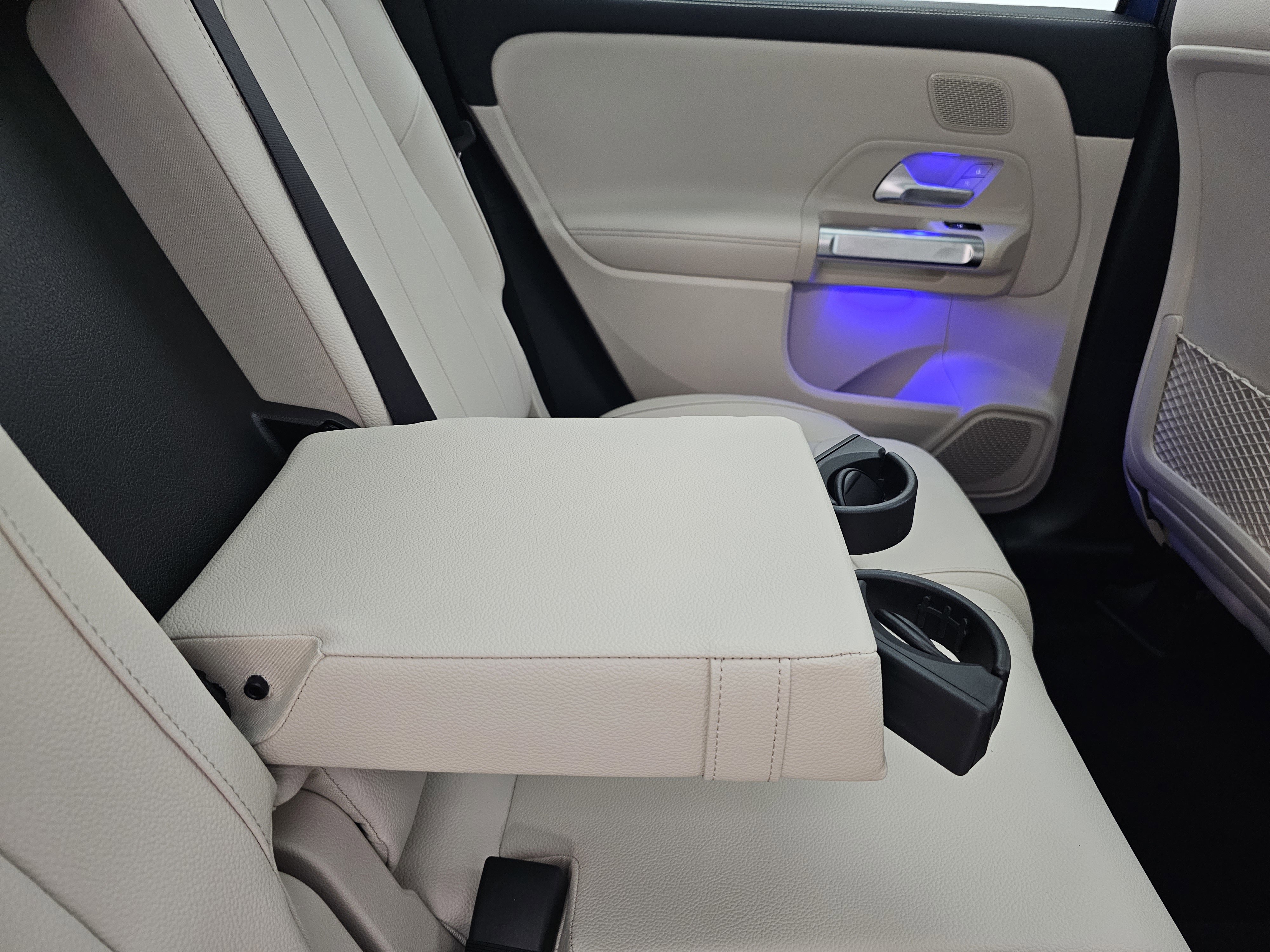 New 2026 Mercedes-Benz GLB 250 4MATIC image 31