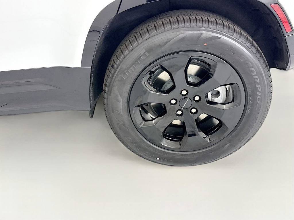 New 2026 Land Rover Defender 110 X-Dynamic SE AWD/4WD image 30