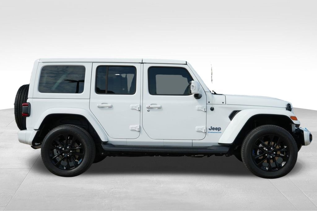Used 2023 Jeep Wrangler Unlimited Sahara image 9