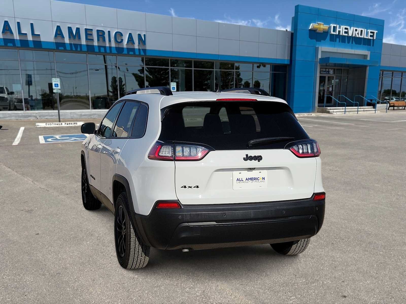 Used 2023 Jeep Cherokee Altitude Lux AWD/4WD image 6