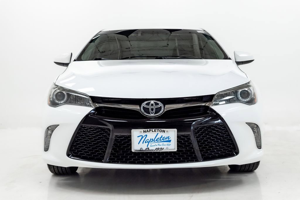 Used 2016 Toyota Camry SE image 4