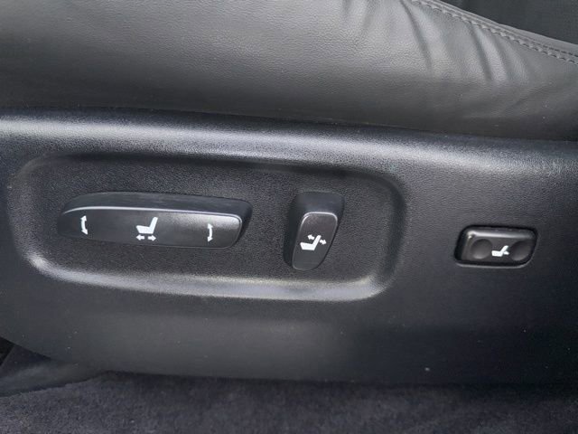 Used 2011 Lexus LX 570 570 w/ Luxury Pkg image 20